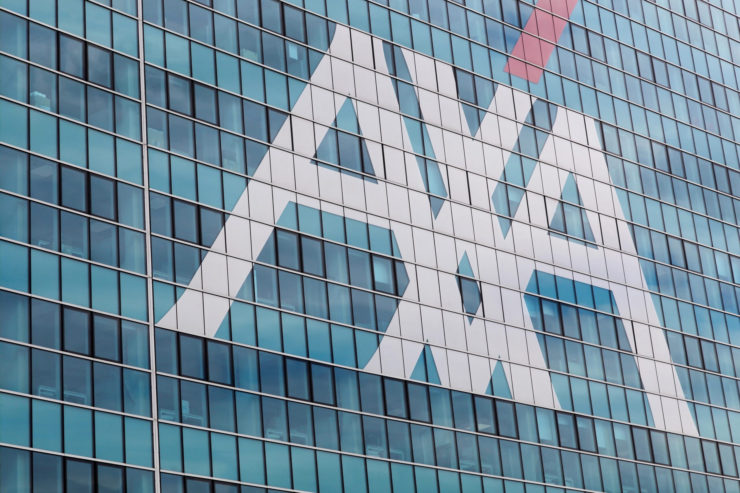 AXA Board Proposes to Renew CEO Buberl’s Mandate in 2026