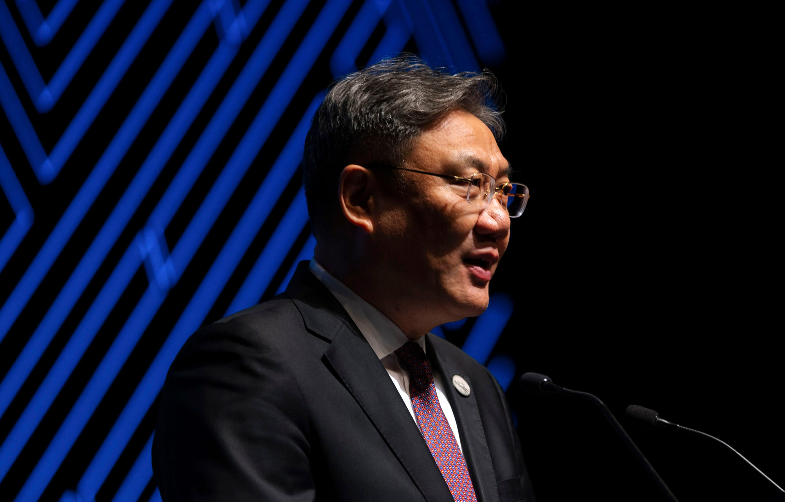 China Calls for France to Help Resolve Trade Differences With EU