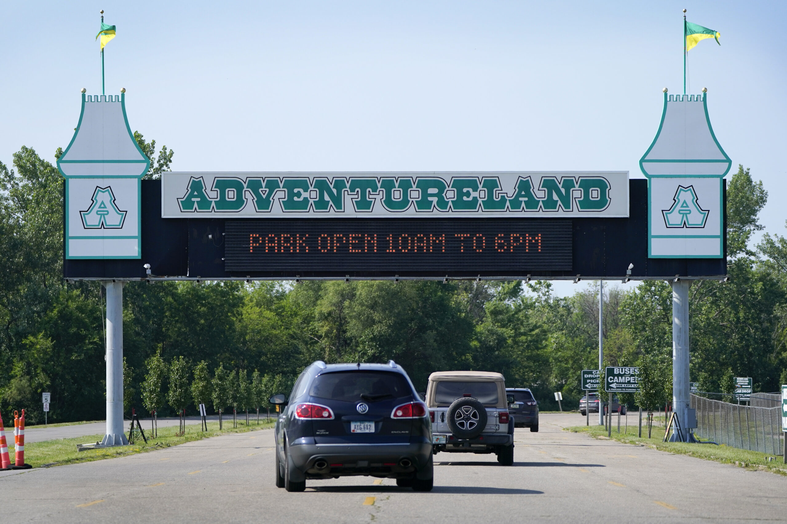 Iowa Amusement Park Settles Lawsuit Over 11-Year-Old’s Drowning in 2021